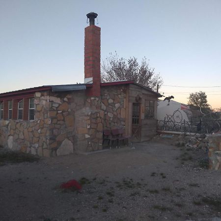 La Loma Del Chivo Llc Stone Cottage Alternative Building Marathon Zewnętrze zdjęcie
