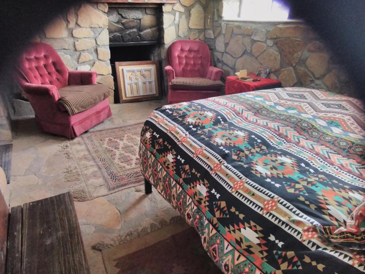 La Loma Del Chivo Llc Stone Cottage Alternative Building Marathon Zewnętrze zdjęcie