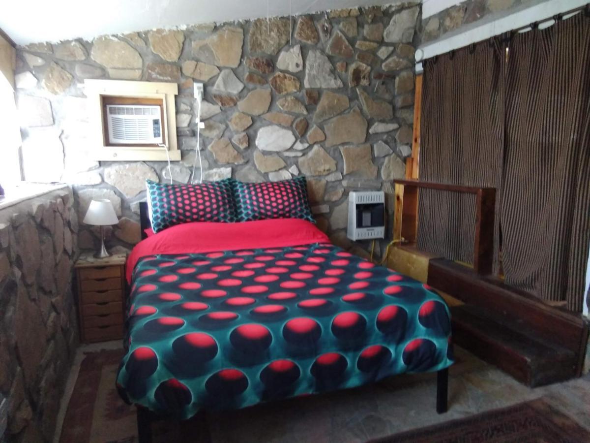 La Loma Del Chivo Llc Stone Cottage Alternative Building Marathon Zewnętrze zdjęcie