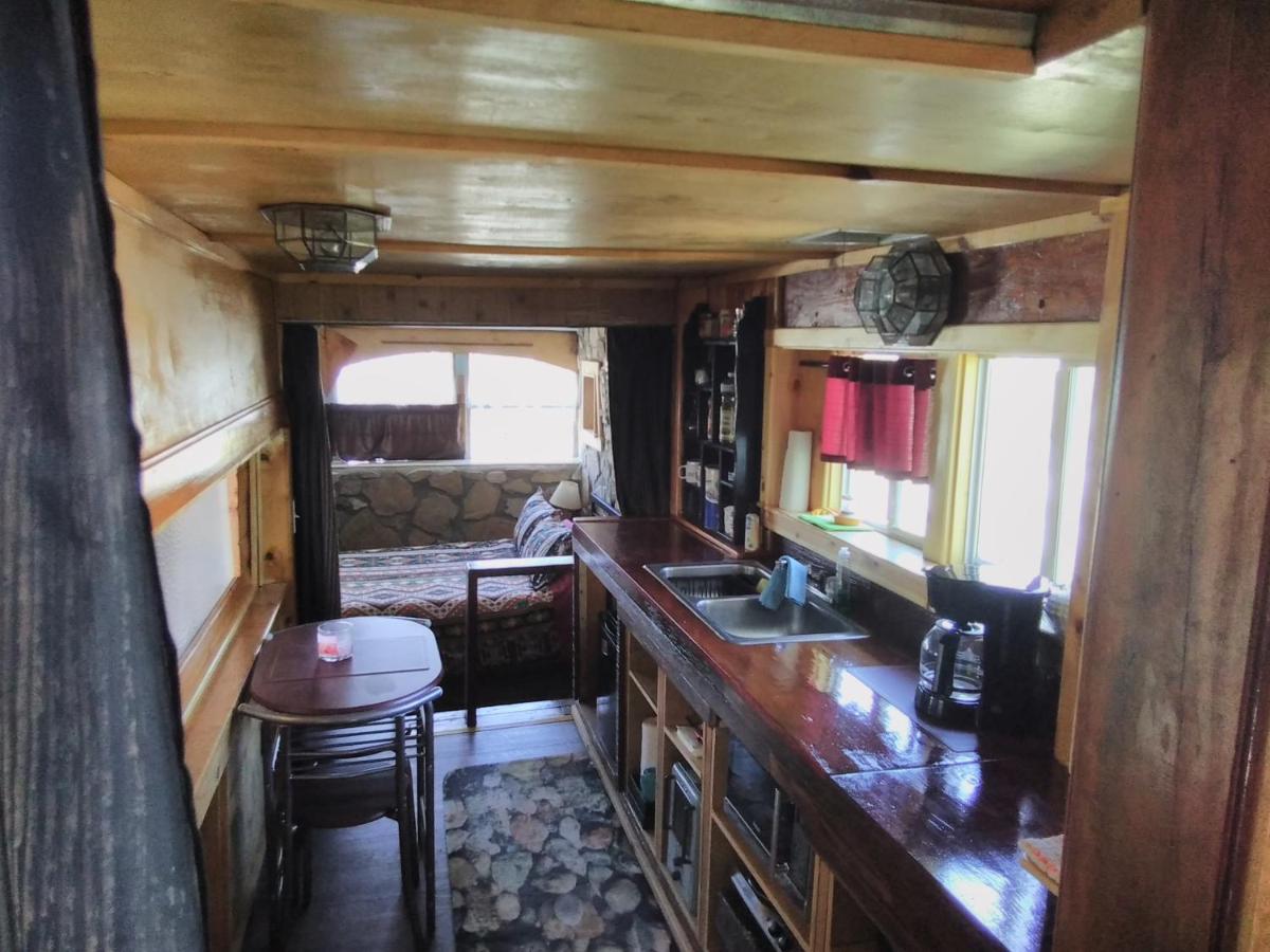 La Loma Del Chivo Llc Stone Cottage Alternative Building Marathon Zewnętrze zdjęcie