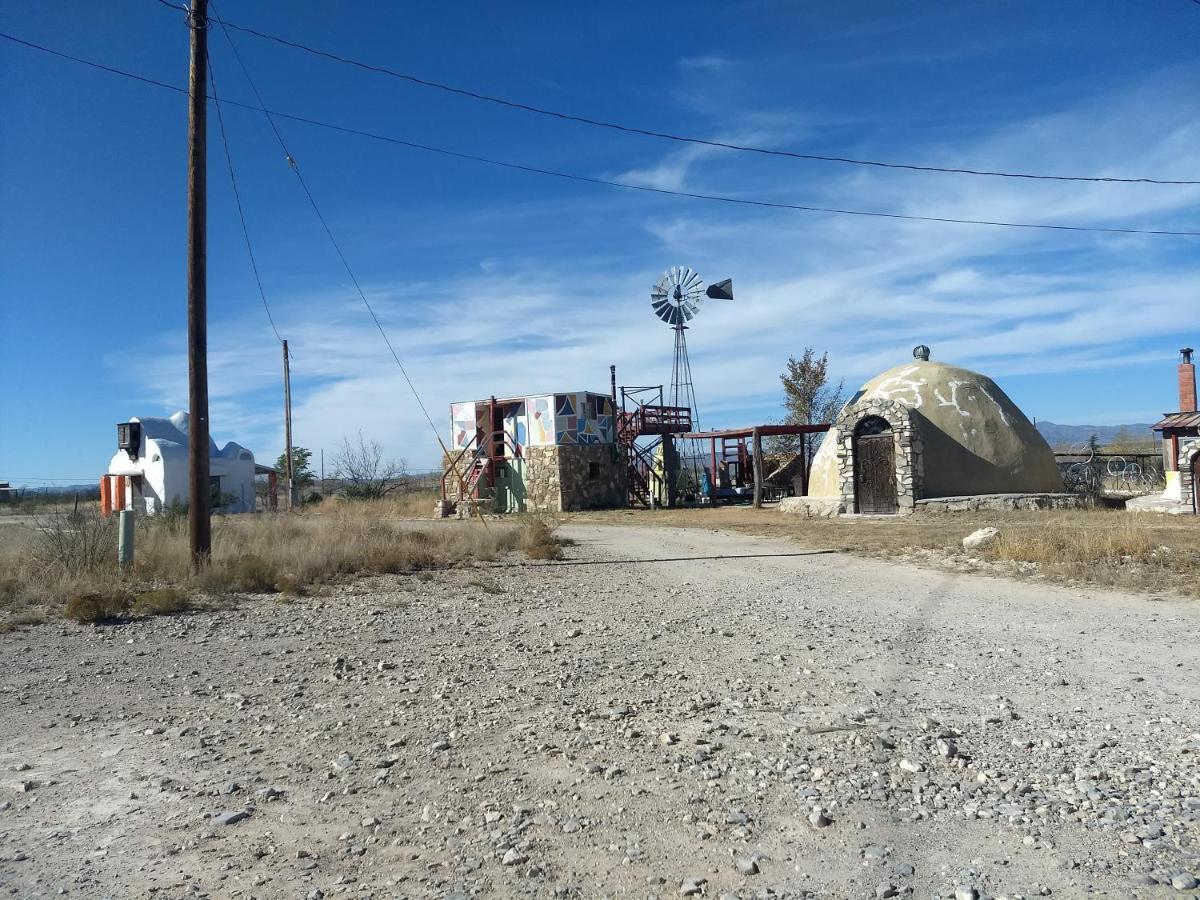 La Loma Del Chivo Llc Stone Cottage Alternative Building Marathon Zewnętrze zdjęcie