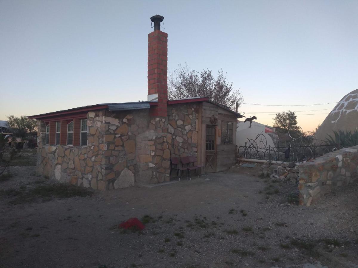 La Loma Del Chivo Llc Stone Cottage Alternative Building Marathon Zewnętrze zdjęcie